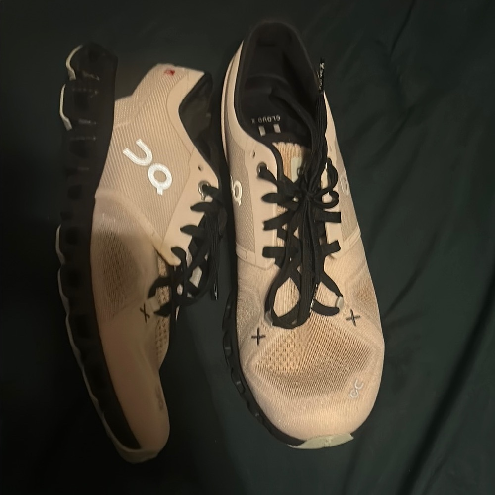 On Running women Running Shoes - Black and Cream- worn only once